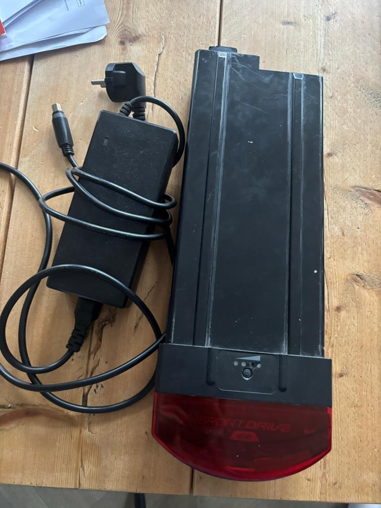 2 Ecomo Cortina E-bike Accu 400 Wh met Oplader en 1 500 Wh, Fietsen en Brommers, Fietsaccessoires | Fietsaccu's, Ophalen of Verzenden