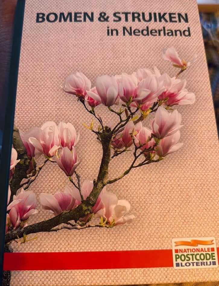 Bomen en struiken in nederland postcodeloterij, Ophalen of Verzenden, Zo goed als nieuw, Bloemen, Planten en Bomen