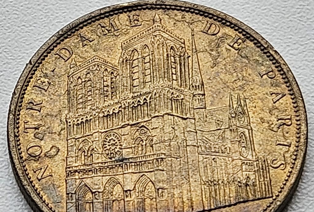 Cathedrale Notre Dame de Paris 2011, Postzegels en Munten, Ophalen of Verzenden, Brons, Buitenland