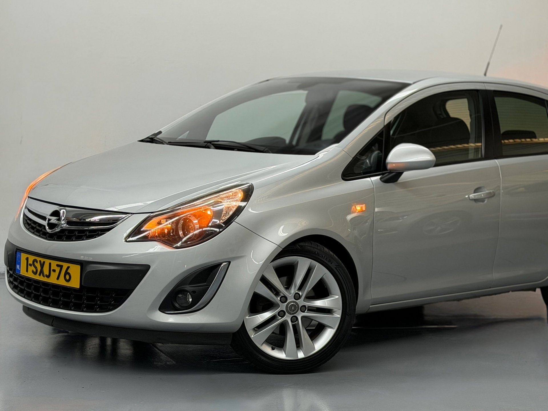 Opel Corsa 1.4 Turbo Cosmo Cruise GoedOnderhouden Trekhaak N, Auto's, Voorwielaandrijving, Gebruikt, Zwart, 4 cilinders
