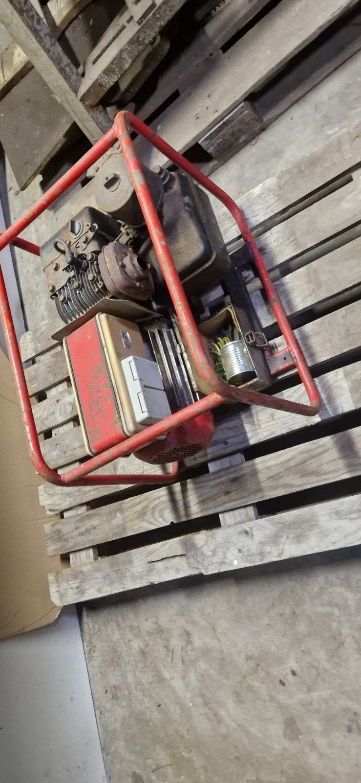 Generator Schijndel 220V - Opknapper, Ophalen, Gebruikt