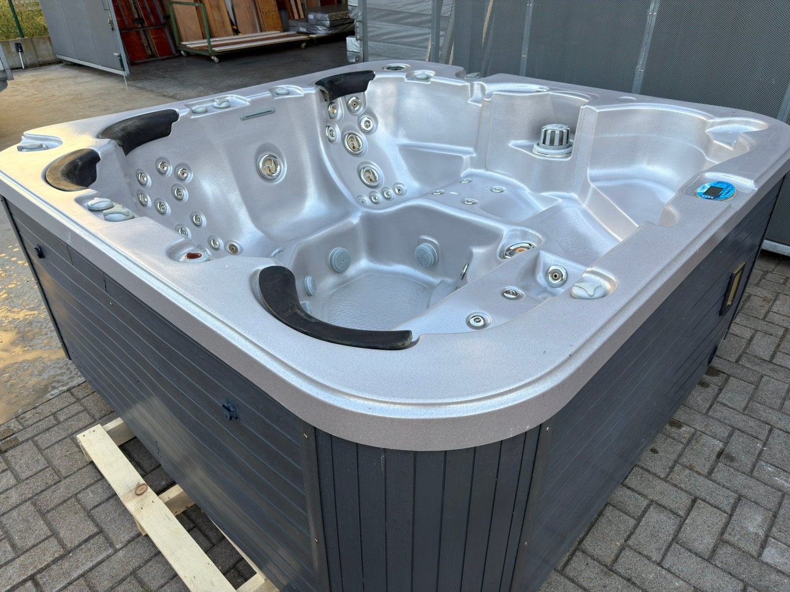 Jacuzzi / spa 6 personen, Ophalen, Gebruikt, Vast