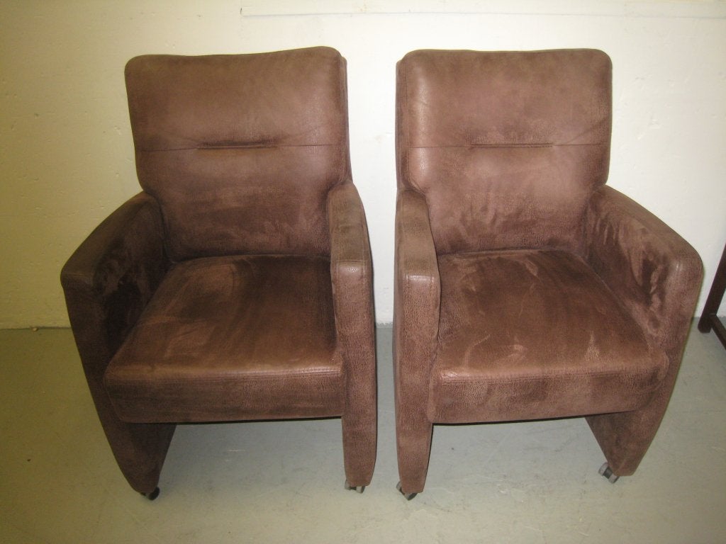 2 eetkamer stoelen in faux suede, hoog 48/90, breed 60, diep, Niet ingevuld, Gebruikt, Niet ingevuld, Niet ingevuld