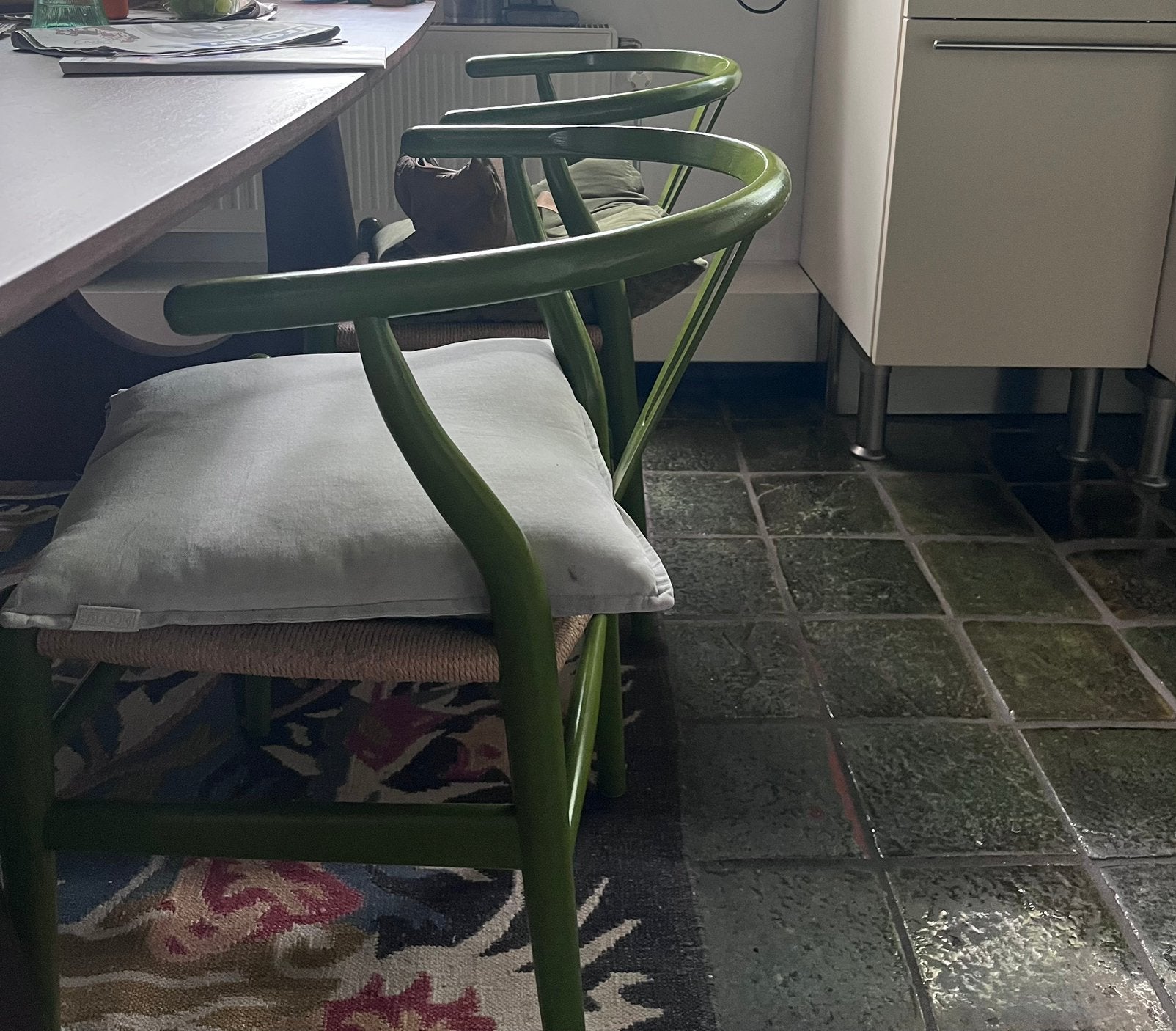 6 keer leuek, groene stoel stijl wishbone, Huis en Inrichting, Stoelen, Ophalen, Zo goed als nieuw, Overige kleuren, Eén