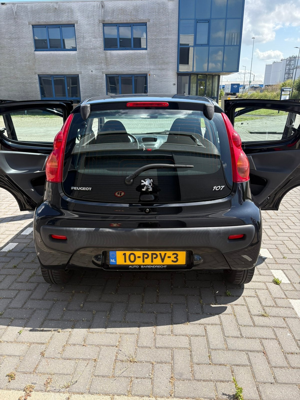 Peugeot 107 1.0 12V 5DR 2011 Zwart, Voorwielaandrijving, 4 stoelen, Origineel Nederlands, Handgeschakeld