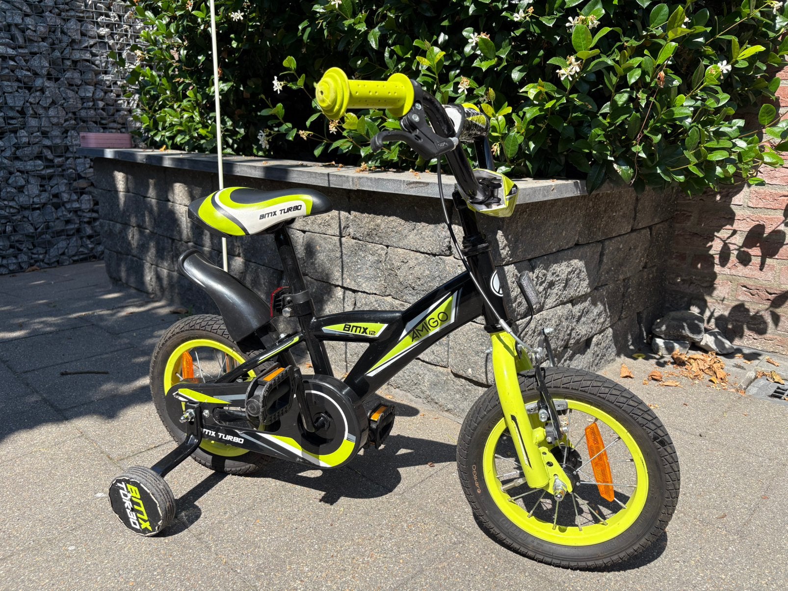 Kinderfiets AMIGO BMX Turbo 12 Inch - Geel/zwart, Fietsen en Brommers, Ophalen, Terugtraprem, Zijwieltjes, Gebruikt