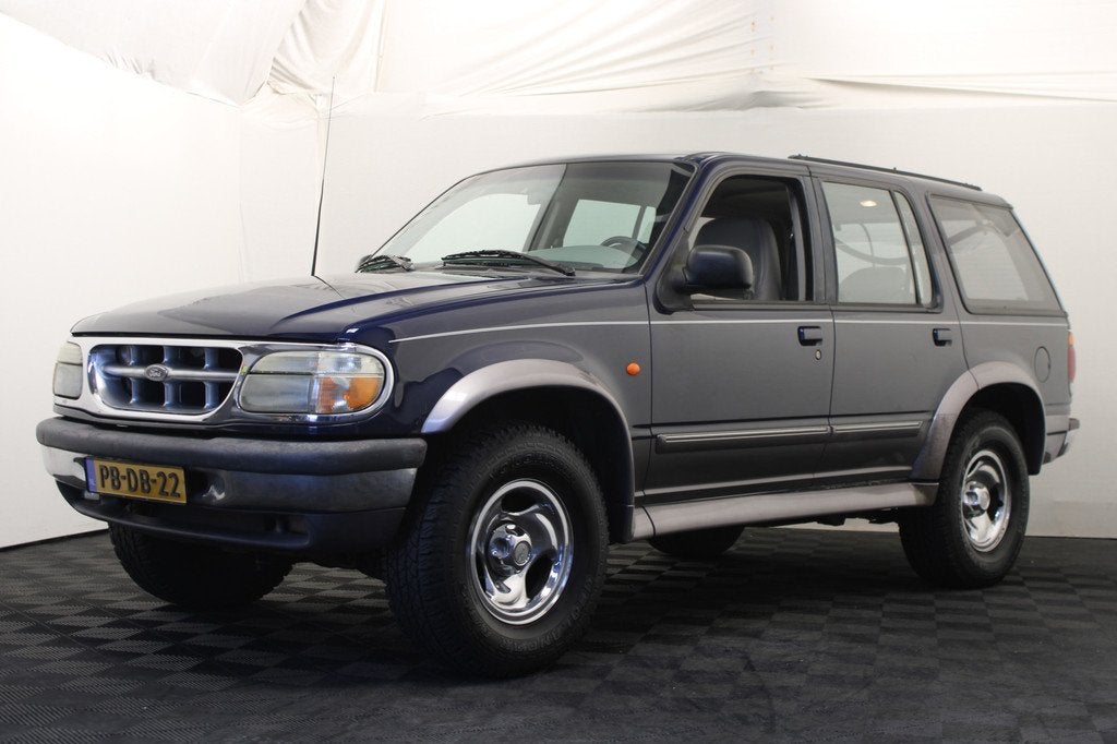 Ford USA Explorer 4.0 V6 4x4 (bj 1996, automaat), Auto's, Oldtimers, Bedrijf, Te koop, 4x4, ABS, Airbags, Airconditioning, Centrale vergrendeling