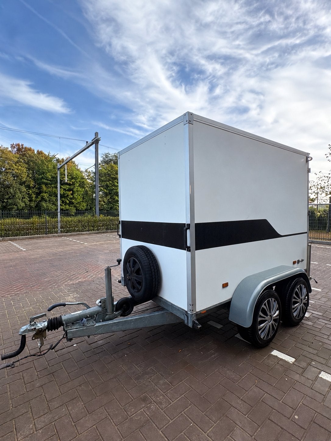 Hapert gesloten motor trailer compleet!, Ophalen, Zo goed als nieuw