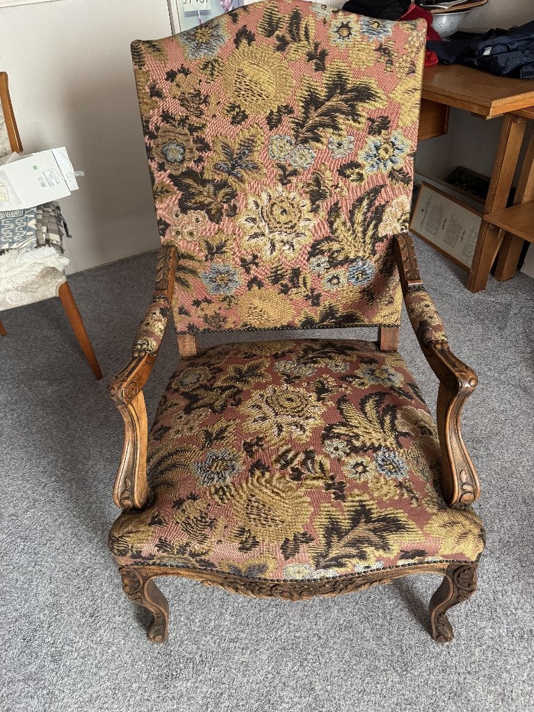 Antieke fauteuil, Louis XV stijl met bloemmotief, Ophalen