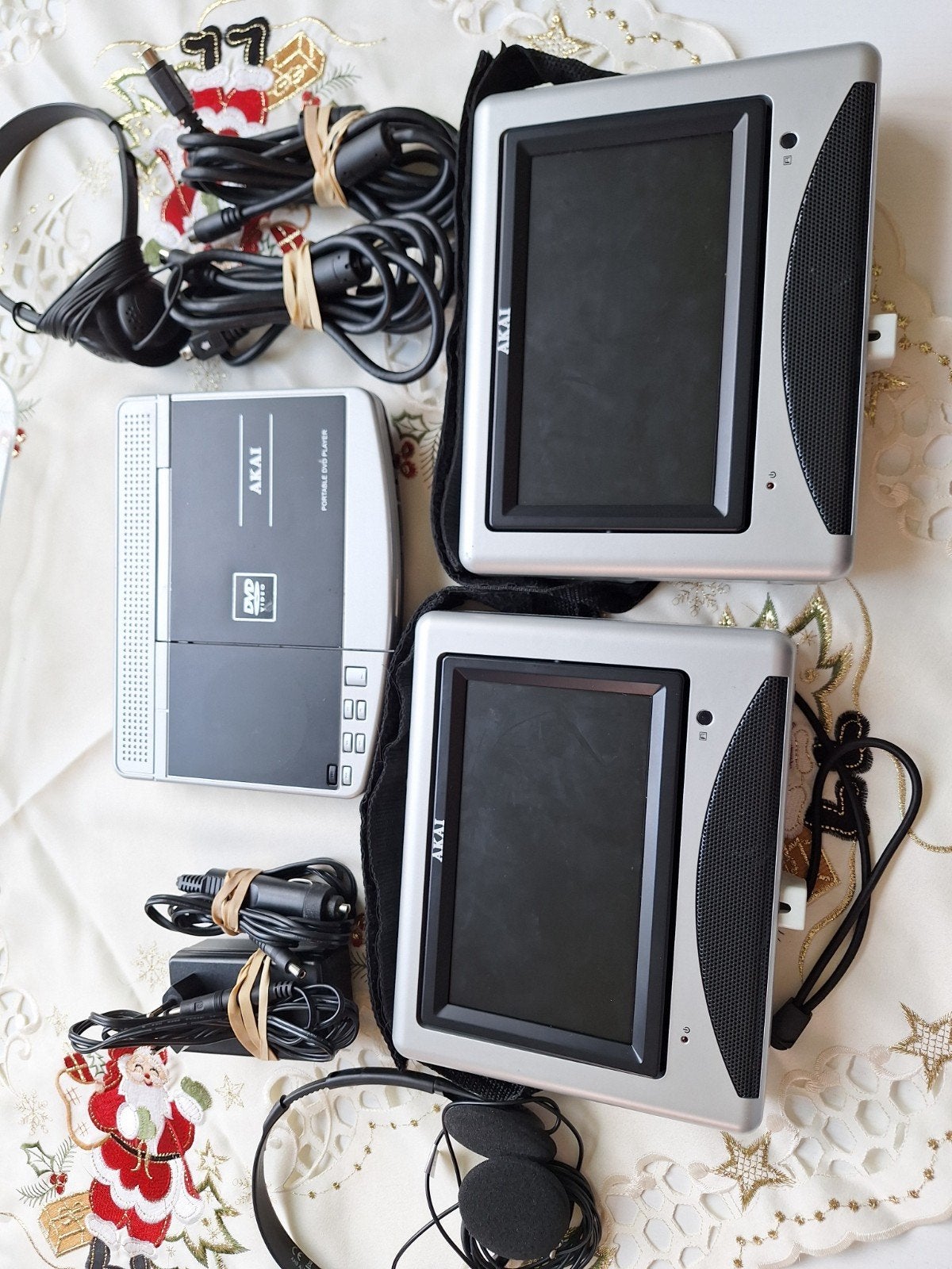 2 Akai portable tv schermen plus controler, Ophalen, Overige merken