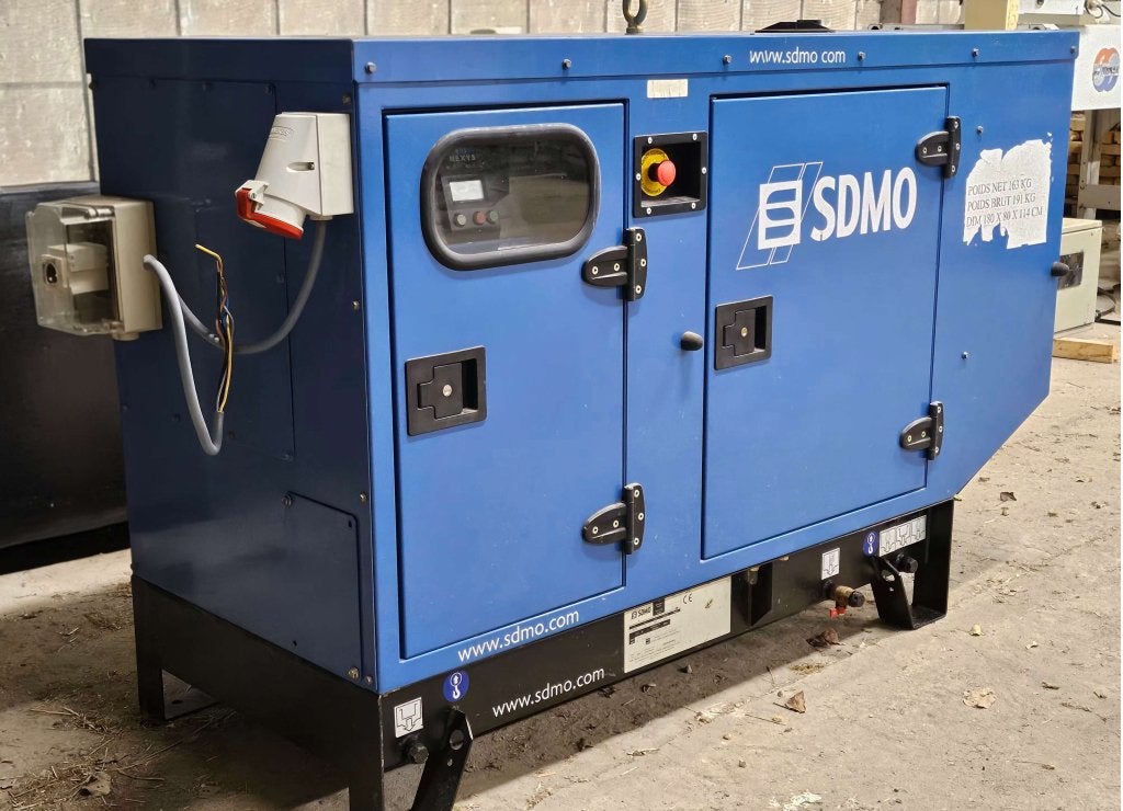 20 kVA SDMO Mitsubishi Noodstroom Diesel Aggregaat generator, Doe-het-zelf en Verbouw, Sdmo, Niet ingevuld, Zo goed als nieuw