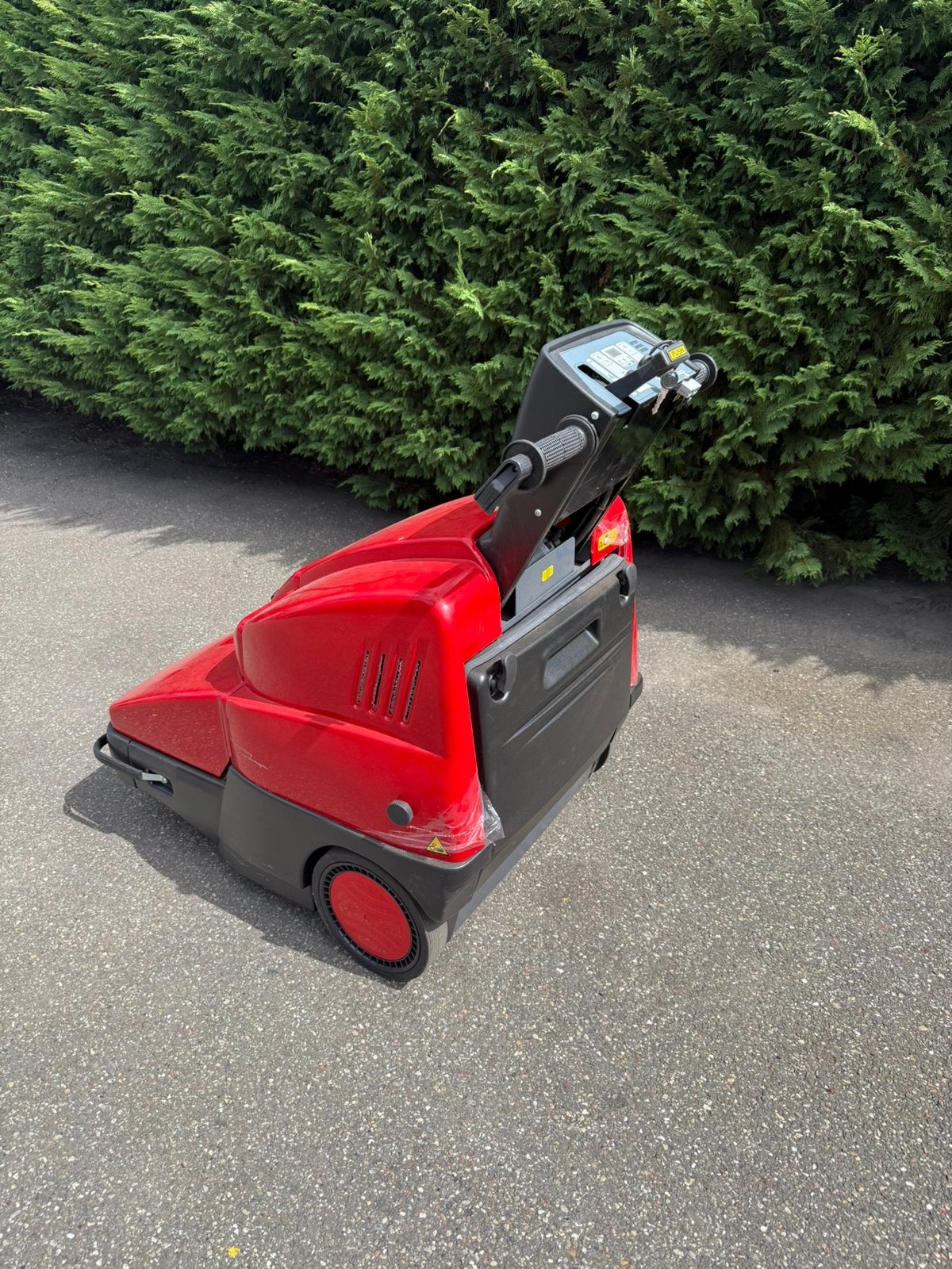 SplinternieuweTeknova 505  ET zelfrijdende veeg/zuigmachine, Ophalen, Nieuw