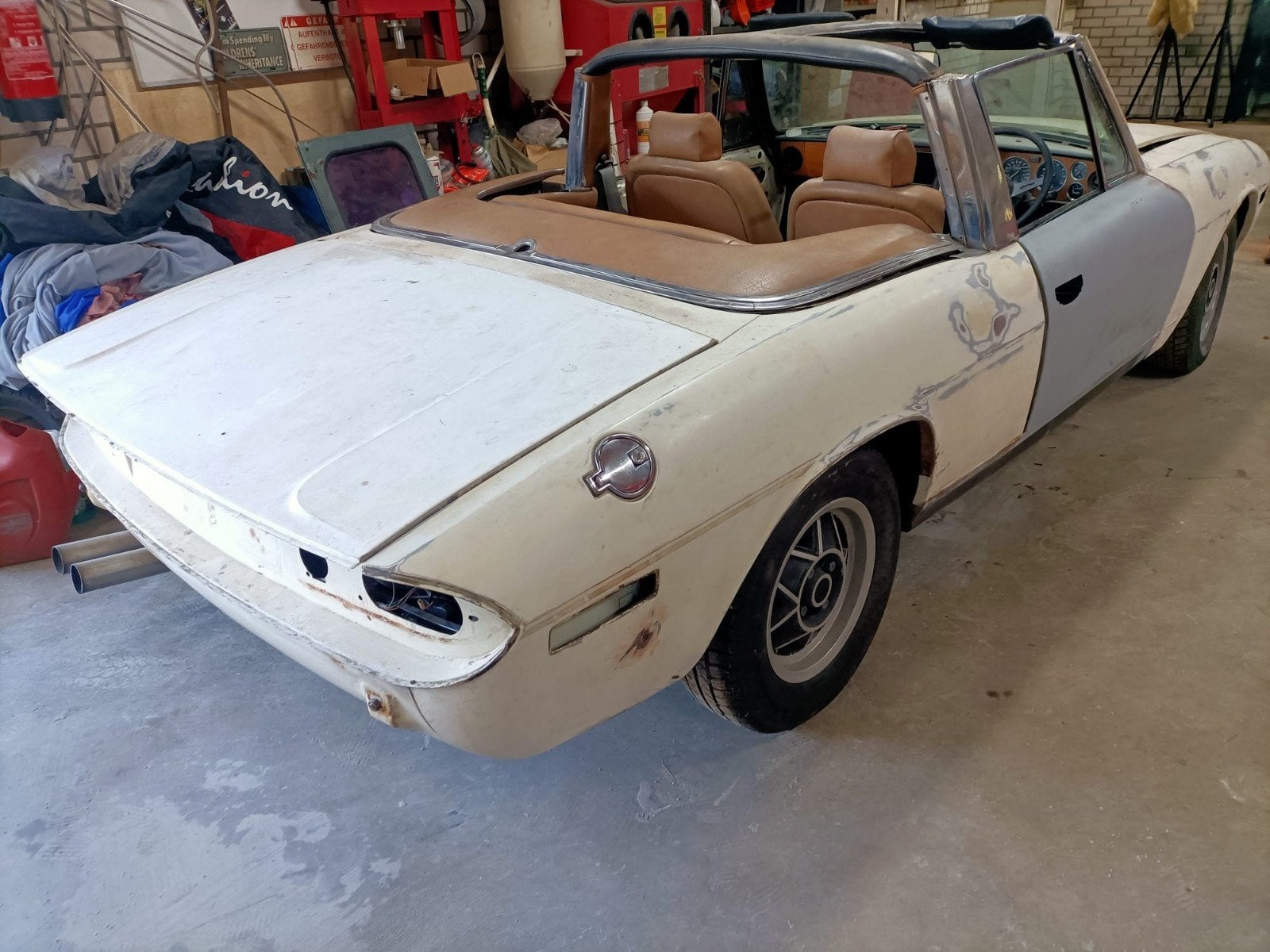 Twee Triumph Stag, foto 3