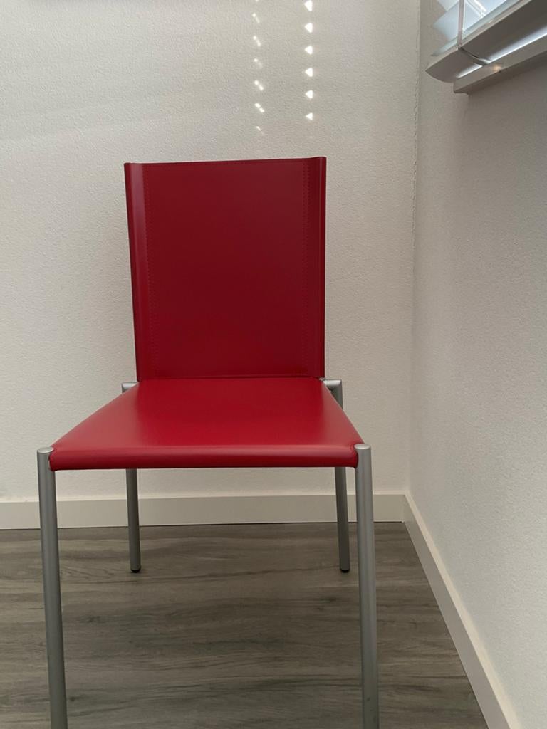 Moderne / rode / ️/ tuig lederen  stoel / met metalen frame, Huis en Inrichting, Stoelen, Ophalen, Zo goed als nieuw, Metaal, Eén