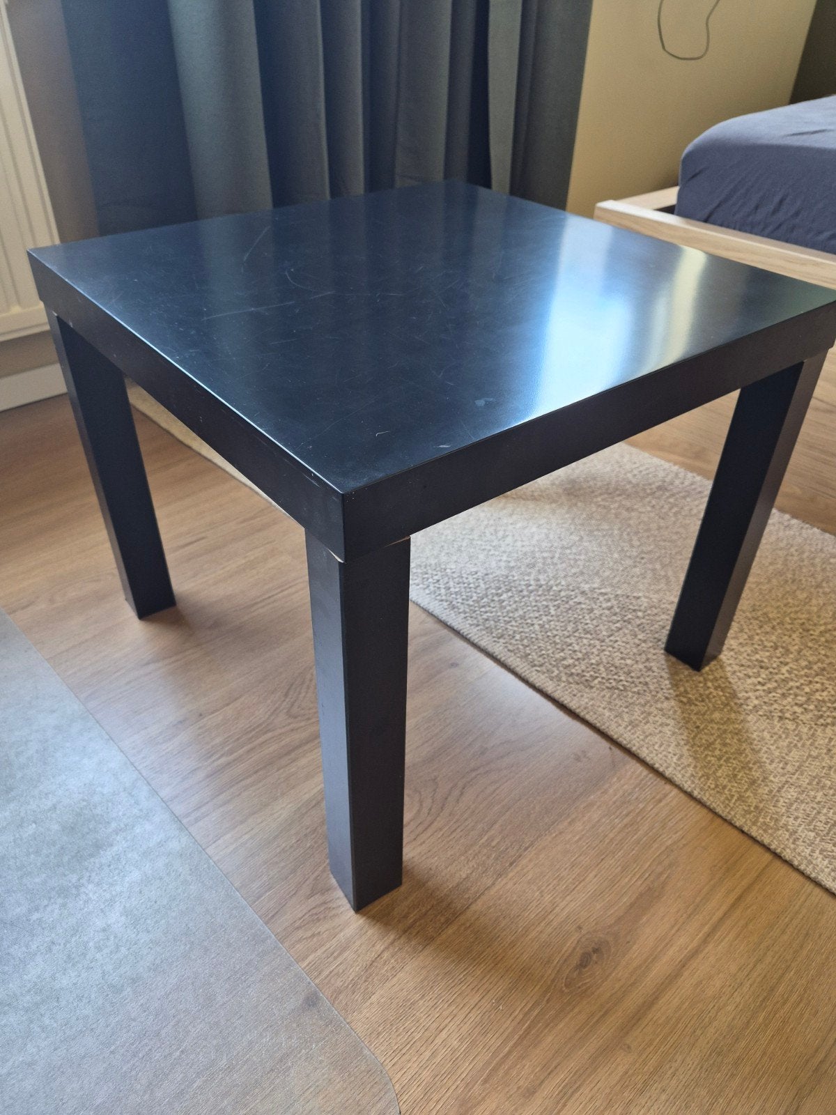 Ikea Lack (bijzet)tafel zwart, Huis en Inrichting, Tafels | Bijzettafels, Vierkant, 55 tot 75 cm, Zo goed als nieuw, Modern, minimalistisch