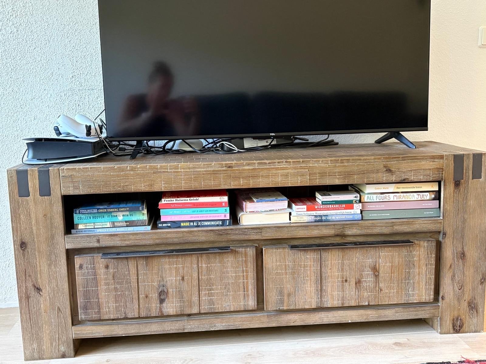 Gratis af te halen: Robuust TV-meubel (excl. TV), Gebruikt, 100 tot 150 cm, Ophalen of Verzenden, Minder dan 100 cm