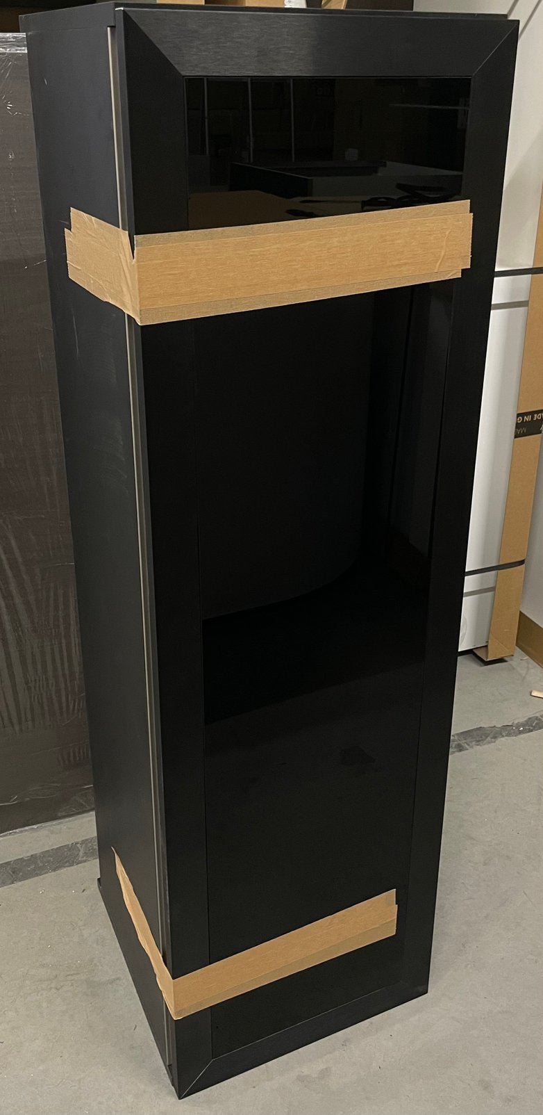 Glazen hangkast Nobilia, Huis en Inrichting, Kasten | Wandmeubels, Ophalen, Zo goed als nieuw, Minder dan 150 cm, Minder dan 100 cm