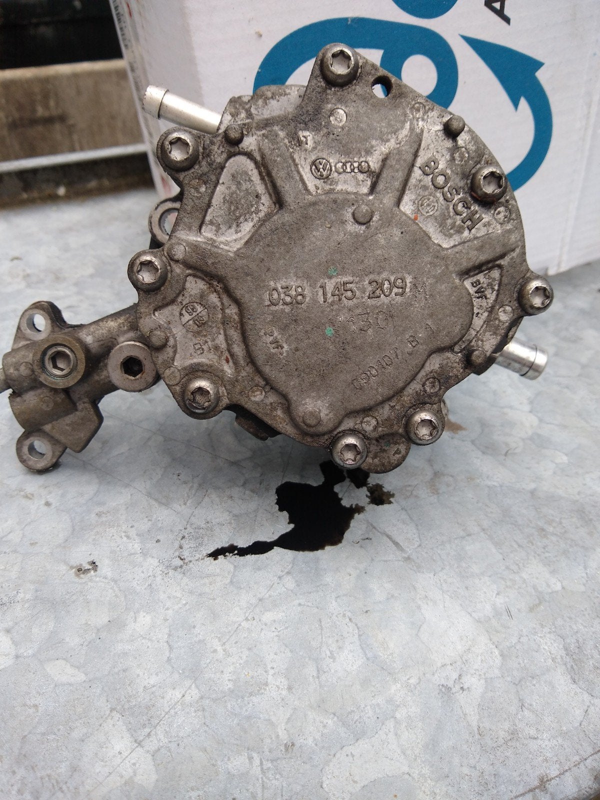 Vacuümpomp Bosch 038 145 209 voor Audi/VW, Ophalen of Verzenden, Gebruikt, Audi