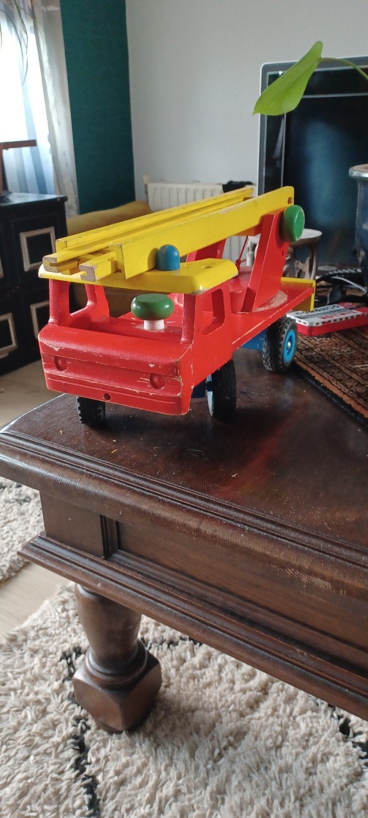 Houten brandweerwagen jaren 70 ,80. En ander speelgoed., Ophalen