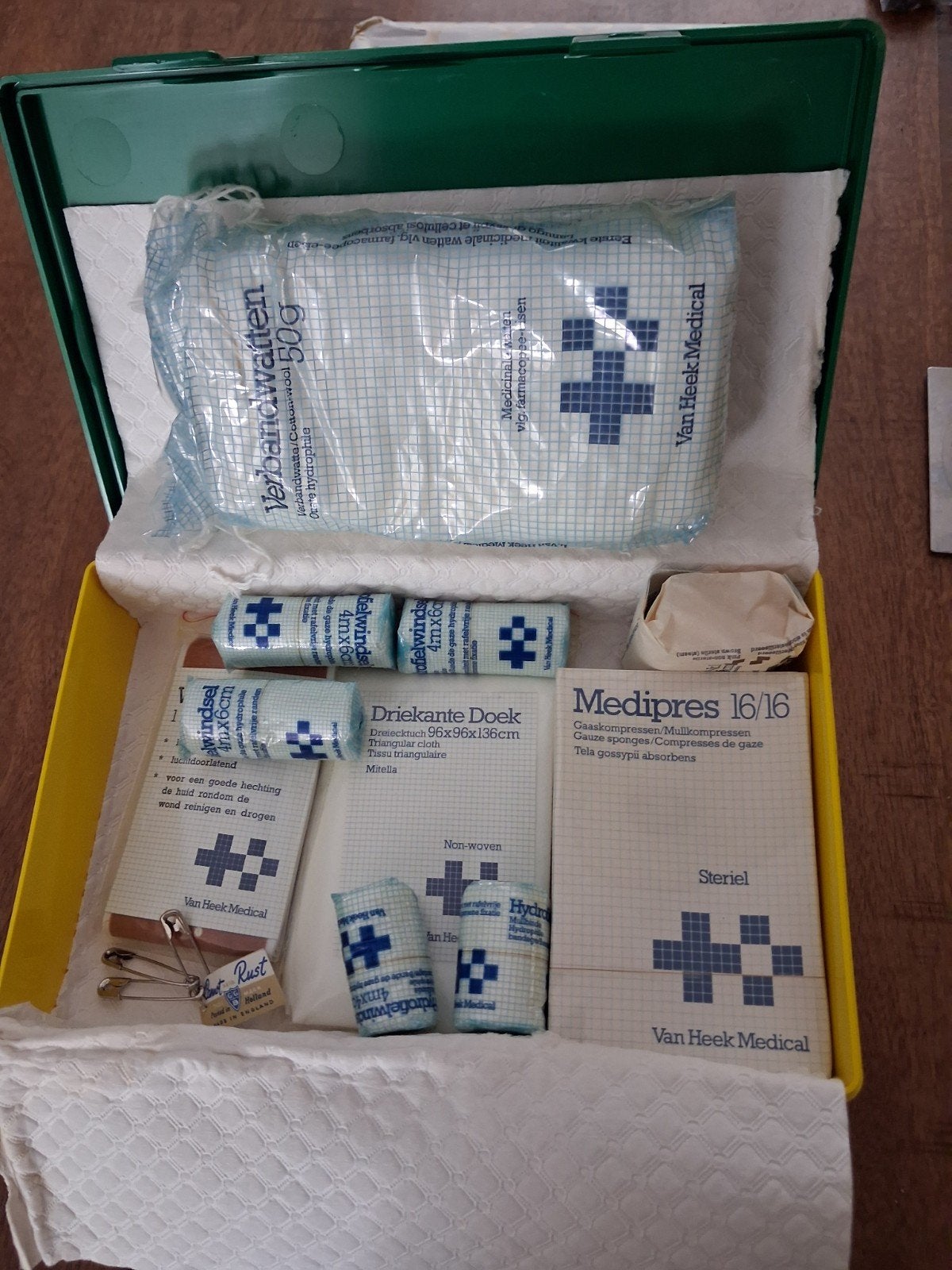 Vintage verbandtrommel BP, Ophalen