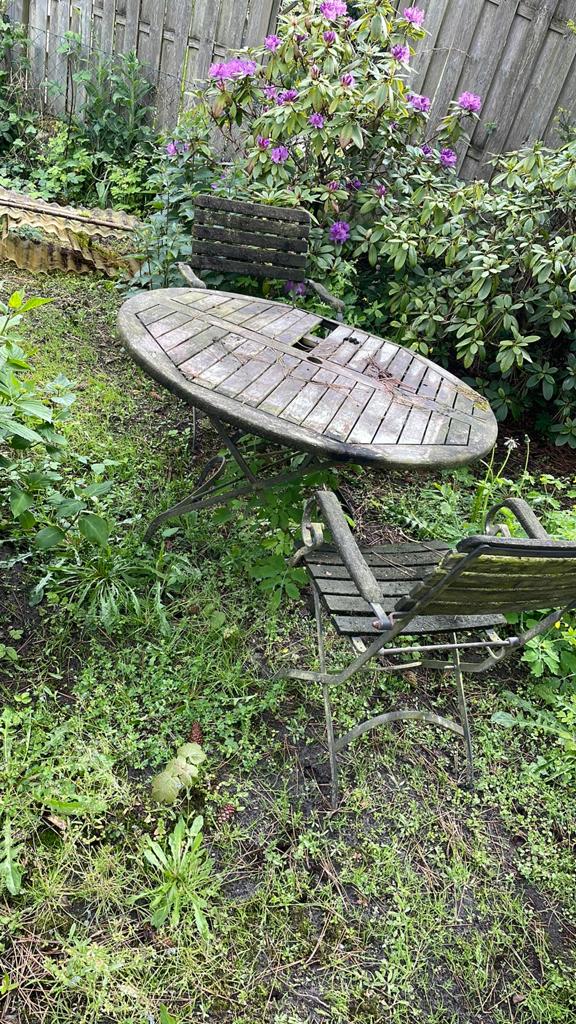 Tuinsetje opknapper gratis, Tuin en Terras, Tuinsets en Loungesets, Ophalen of Verzenden, Gebruikt, Hout, 2 zitplaatsen