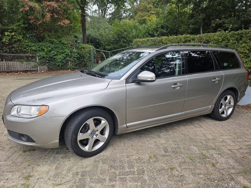 Volvo V70 2.5 T AUT  let op motor loopt op 4 cilinders, Auto's, Volvo, 1800 kg, 2521 cc, Stationwagon, Particulier