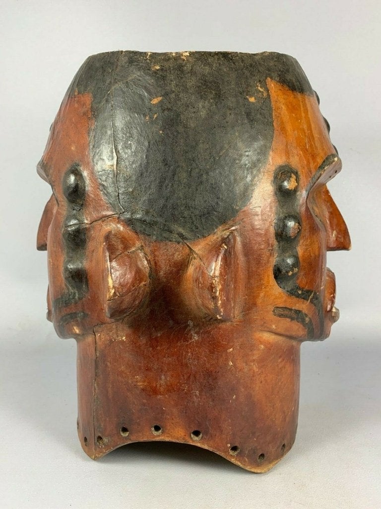 260995 Antique Afrikaans Ekoi head masker covered with hide, Ophalen of Verzenden