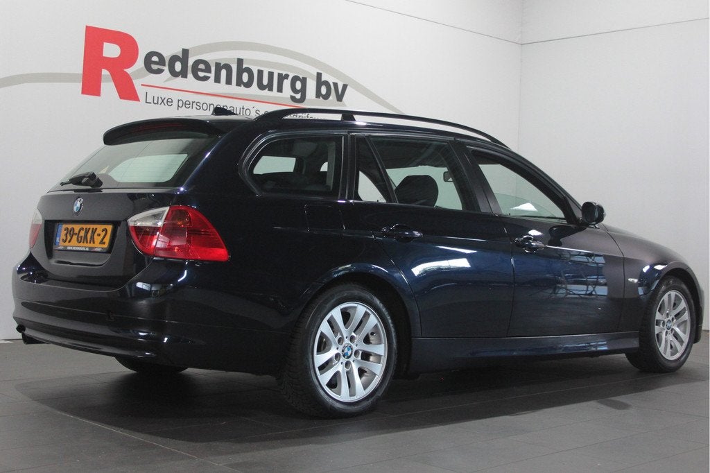 BMW 3 Serie Touring 318i Business Line - Airco / Cruise / Na, Auto's, BMW, Achterwielaandrijving, Parkeersensor, Zwart, Origineel Nederlands