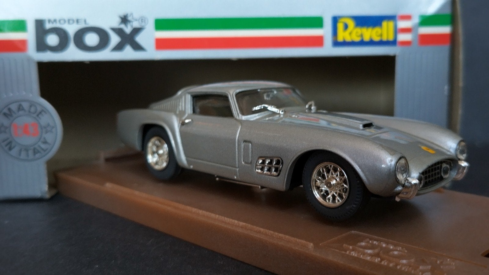 Ferrari 250 GT Stradale 1956 1:43 Box Revell Pol, Overige merken, Auto, Verzenden, .
