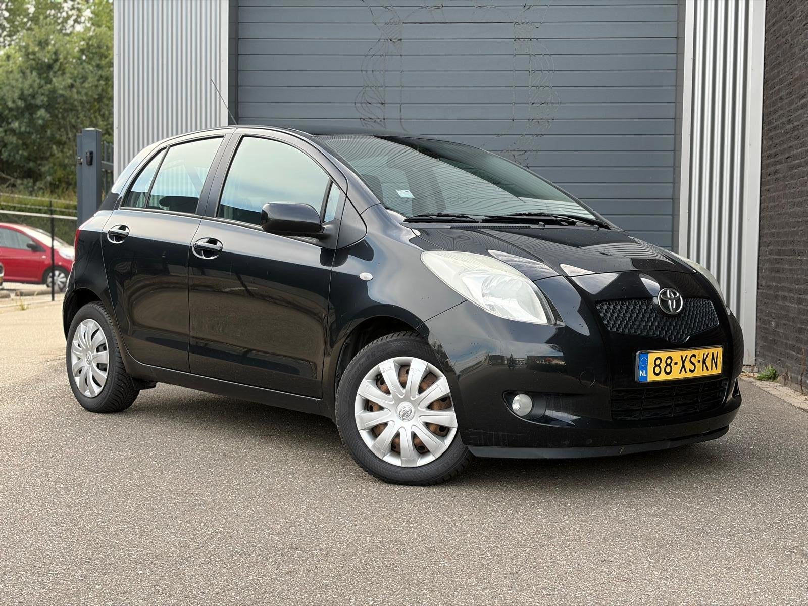 Toyota Yaris 1.3 VVTi Sol Airco|Nap, Voorwielaandrijving, Emergency brake assist, Stof, 4 cilinders