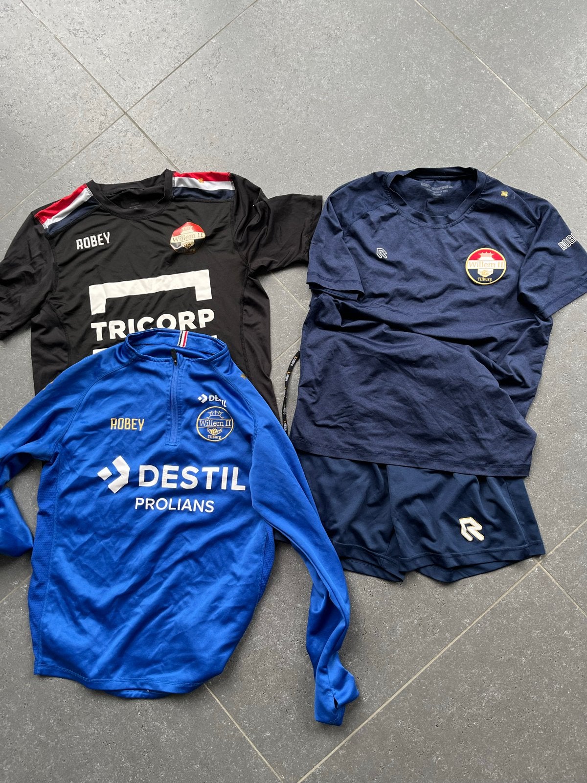 Willem II Robey Sportkleding: Voetbalshirts en Trainingstrui, Ophalen of Verzenden, Voetbal, Gedragen, Meerkleurig