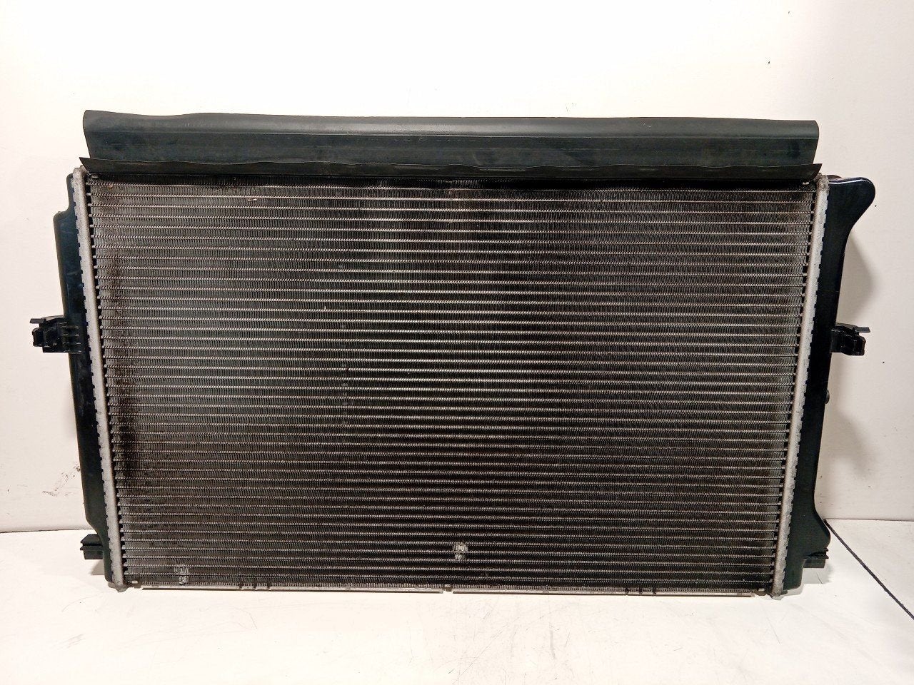 Radiateur Audi A3, Onderdelen@venauto.nl, Van der Ven Autorecycling B.V., Gebruikt, Ettenseweg 76, 4706 PB Roosendaal, The Netherlands