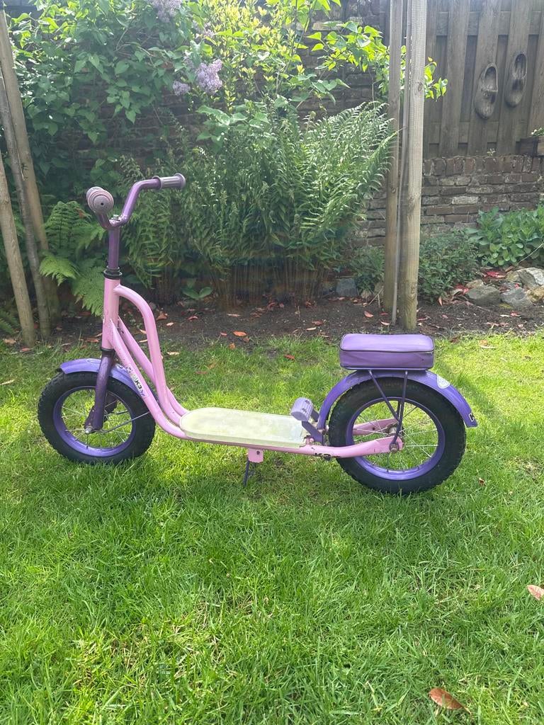 Roze/paarse kinderstep met zitje - K3 design, Fietsen en Brommers, Steps, Ophalen, Gebruikt, Gewone step