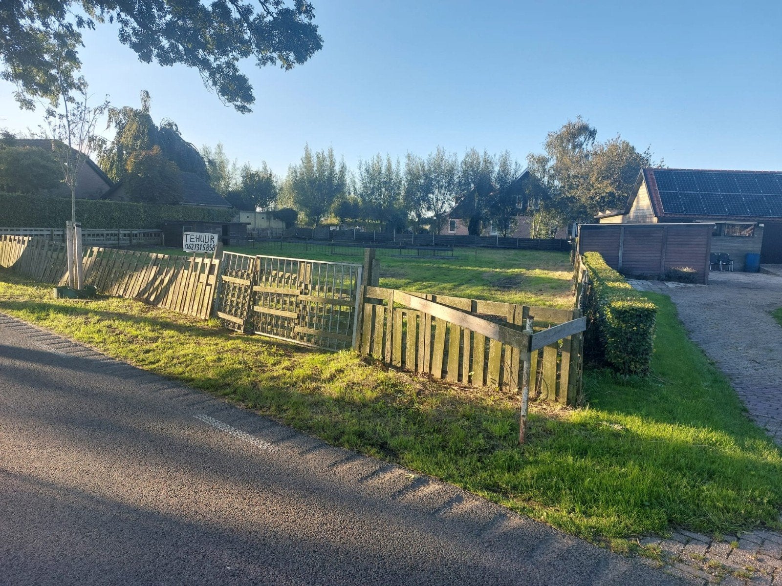 Te huur, 1000m2 gras met schuilstal voor kleinvee!, Weidegang, 2 of 3 paarden of pony's