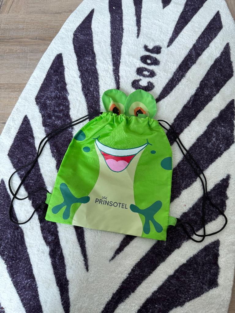 Nieuw groen gym tas sport tas school Prinsotel kikker gym, Minder dan 30 cm, Nieuw, Ophalen of Verzenden, Schoudertas