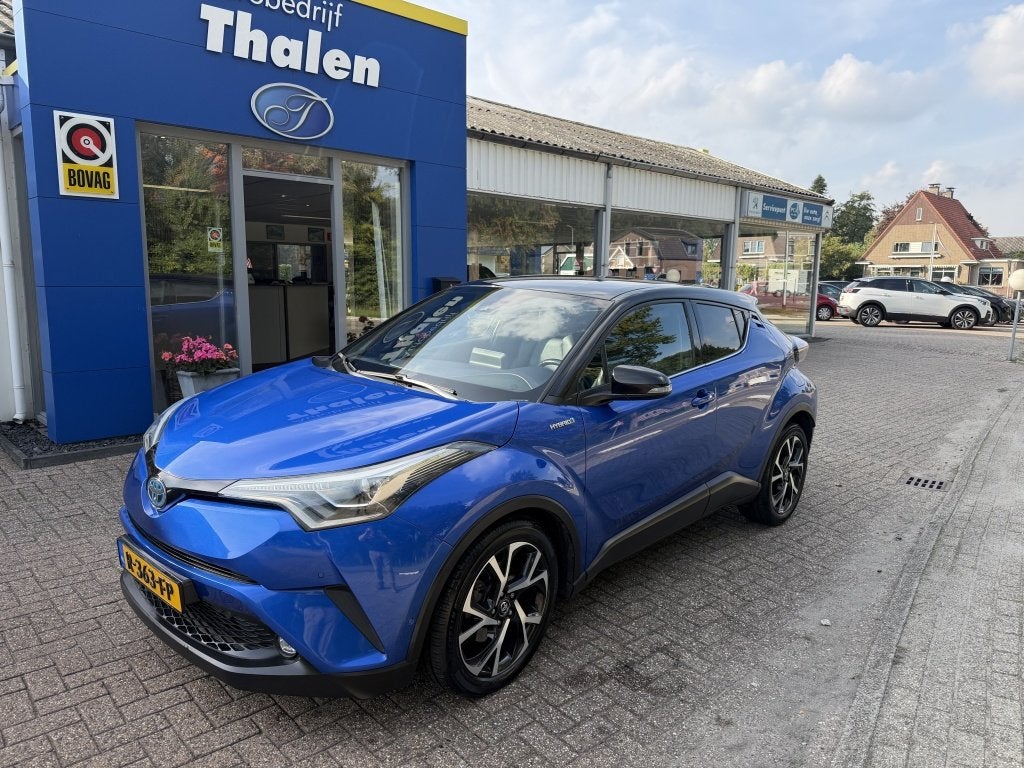 Toyota C-HR 1.8 Hybrid Adventure (bj 2018, automaat), Auto's, Automaat, 4 cilinders, Blauw, 26 km/l