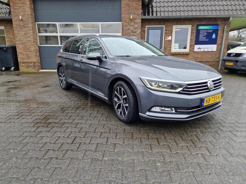 Volkswagen Passat Variant 1.4 TSI ACT Connected Series Plus, Gebruikt, 4 cilinders, 150 pk, Origineel Nederlands