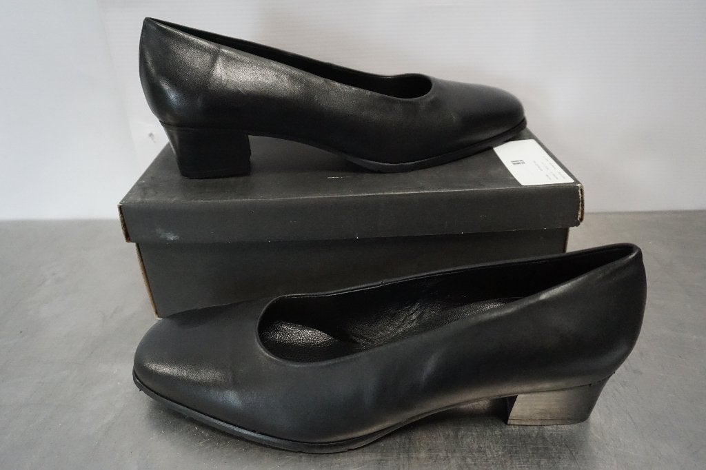Nieuw! Picardi zwarte pumps lage hakjes hak | maat 10 45, Kleding | Dames, Pumps, Zwart, Nieuw, Ophalen of Verzenden