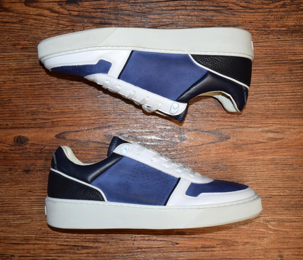 McGregor - volledig leren blauw witte sneakers - maat 42, Nieuw, Ophalen of Verzenden, Sneakers of Gympen, McGregor
