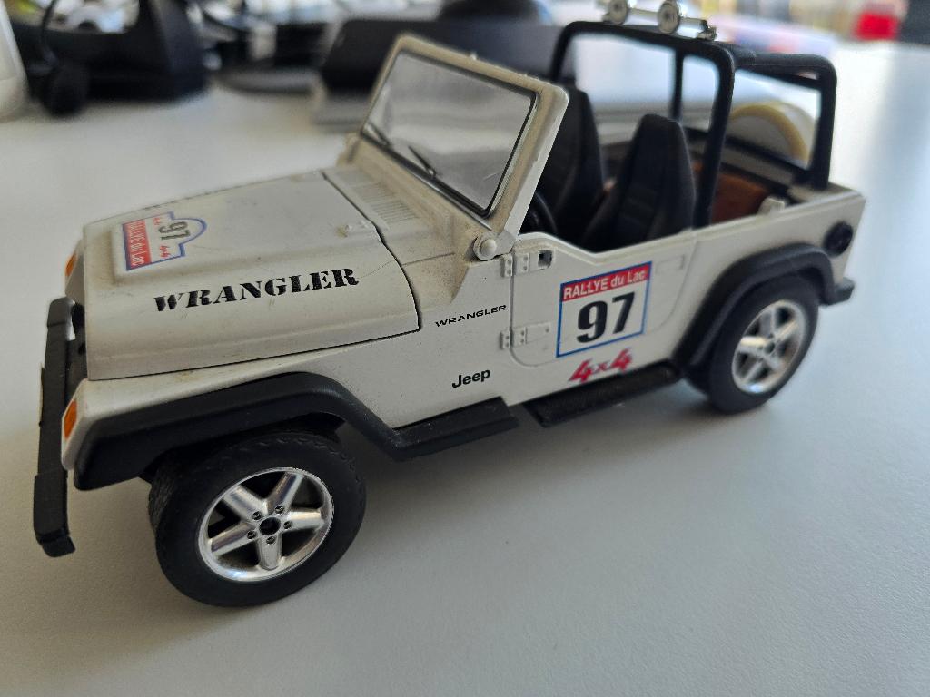 Jeep Wrangler 2 persoons 1/18, Hobby en Vrije tijd, Modelauto's | 1:18, Ophalen of Verzenden, Gebruikt, Auto, Solido