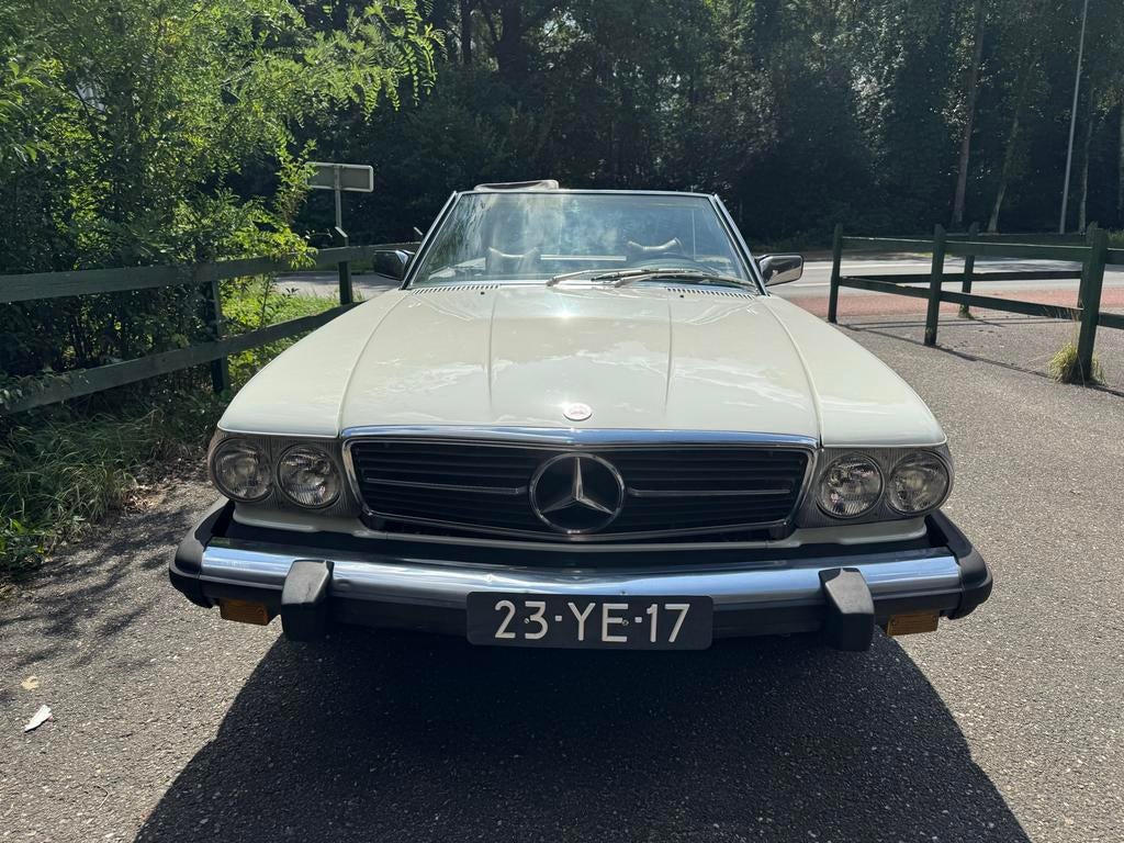 Mercedes-Benz Mercedes 1976 Wit, Automaat, Achterwielaandrijving, Leder en Stof, Bruin