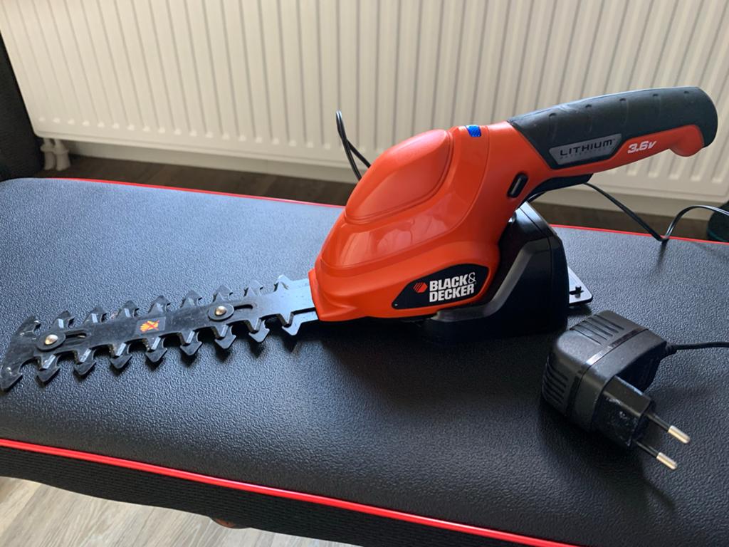 Black & Decker Lithium 3.6V Heggenschaar met Lader, Ophalen, Zo goed als nieuw, Accu