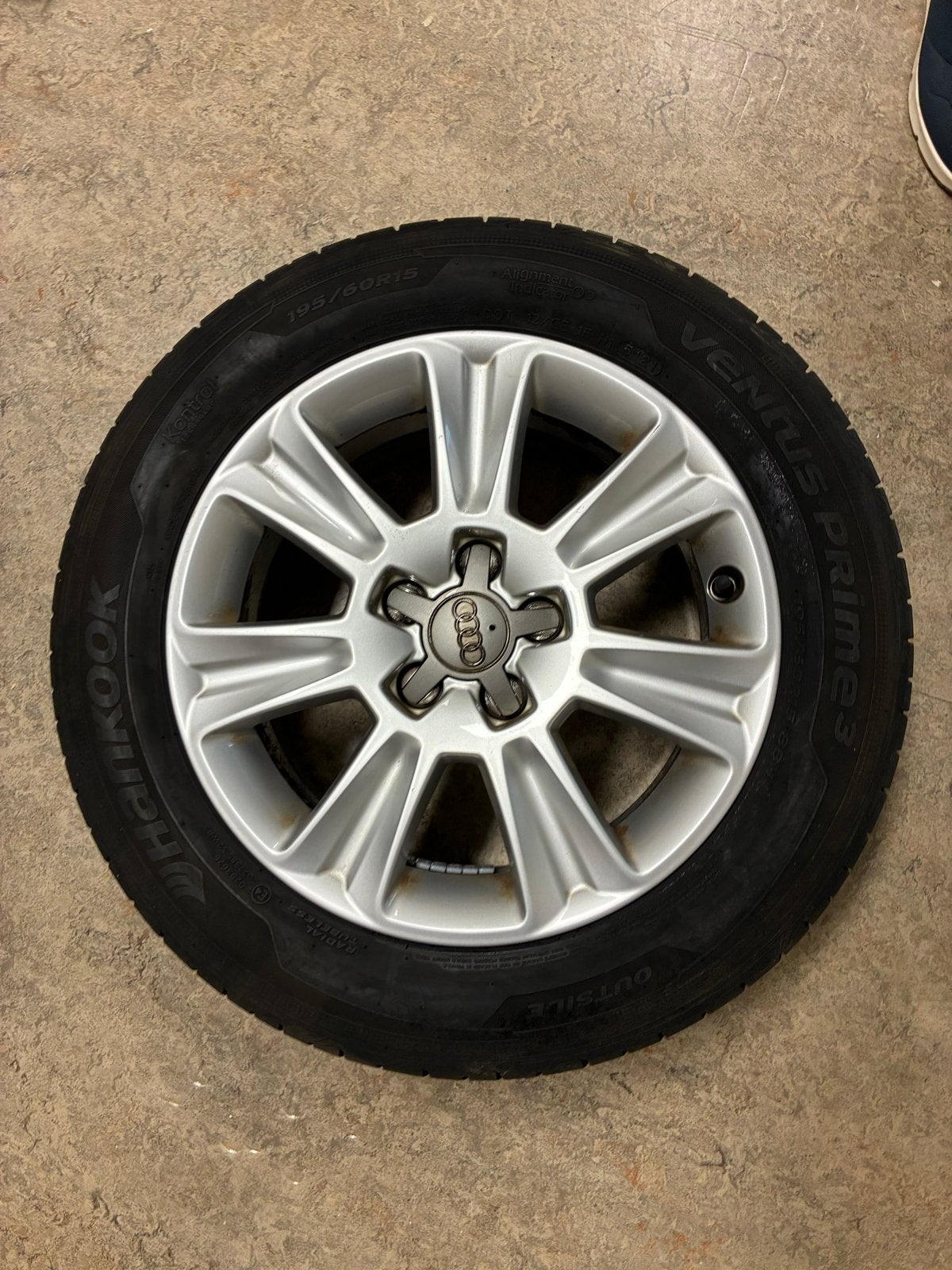 Mooie Audi A1 velgen met goede hankook banden!, Auto-onderdelen, Ophalen, Gebruikt, 15 inch, Banden en Velgen