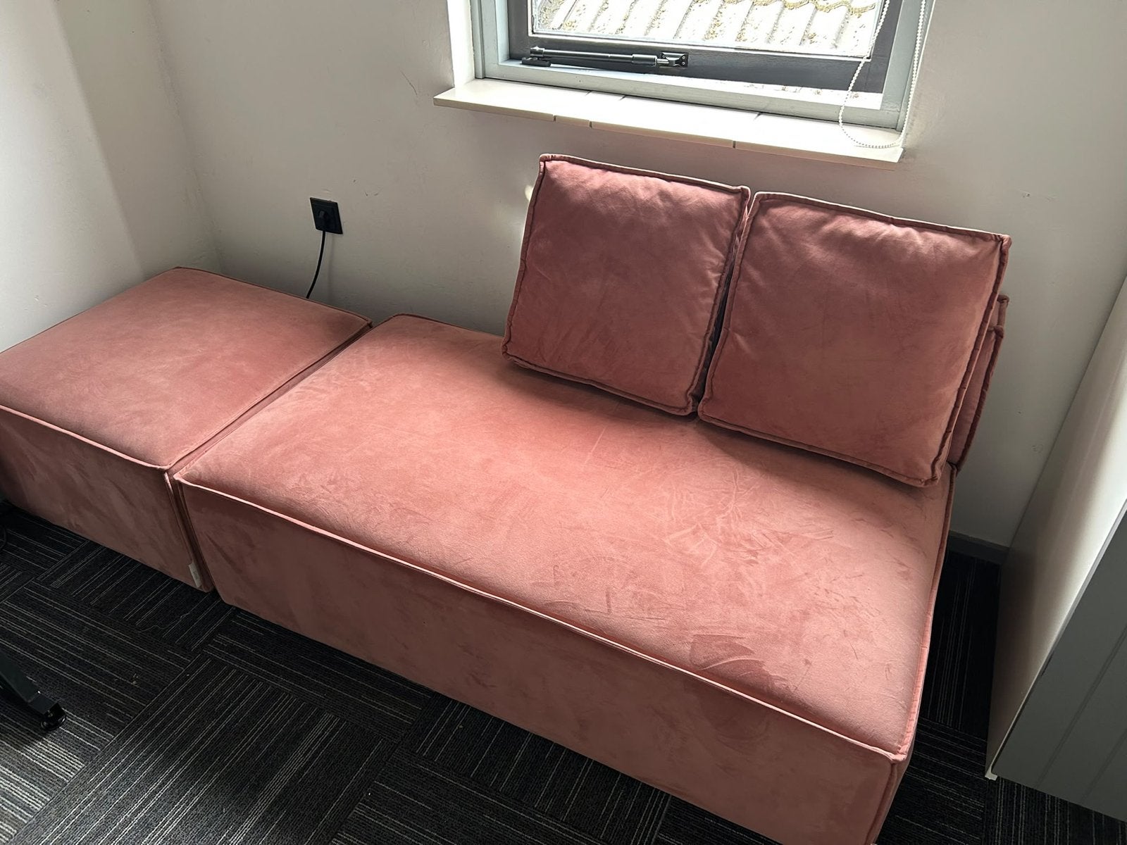 Roze bankje met poef, Huis en Inrichting, Ophalen, Gebruikt, 150 tot 200 cm, Tweepersoons