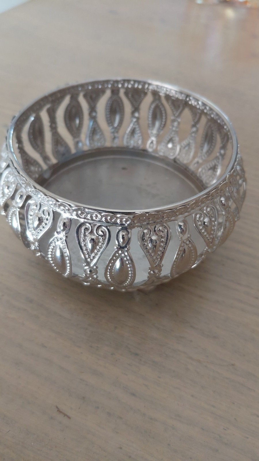 Decoratieve verzilverde  schaal met hartjespatroon, Ophalen of Verzenden