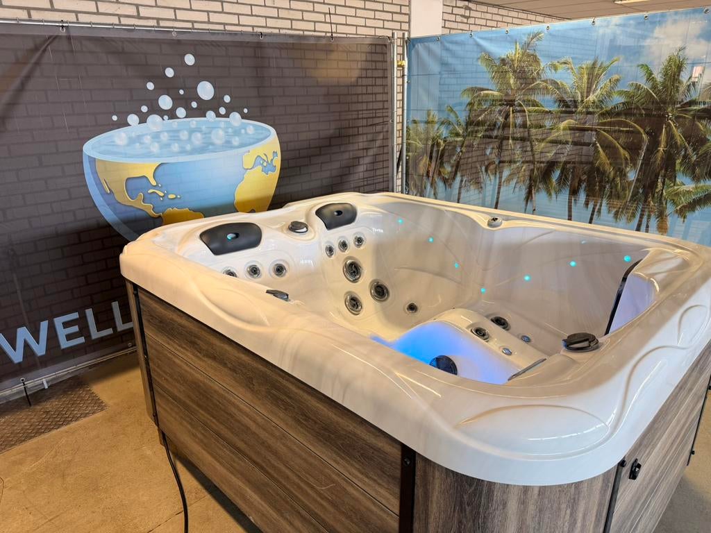 Leuke Balboa spa 3 persoons 2 ligplaatsen, Ophalen, Zo goed als nieuw, Filter