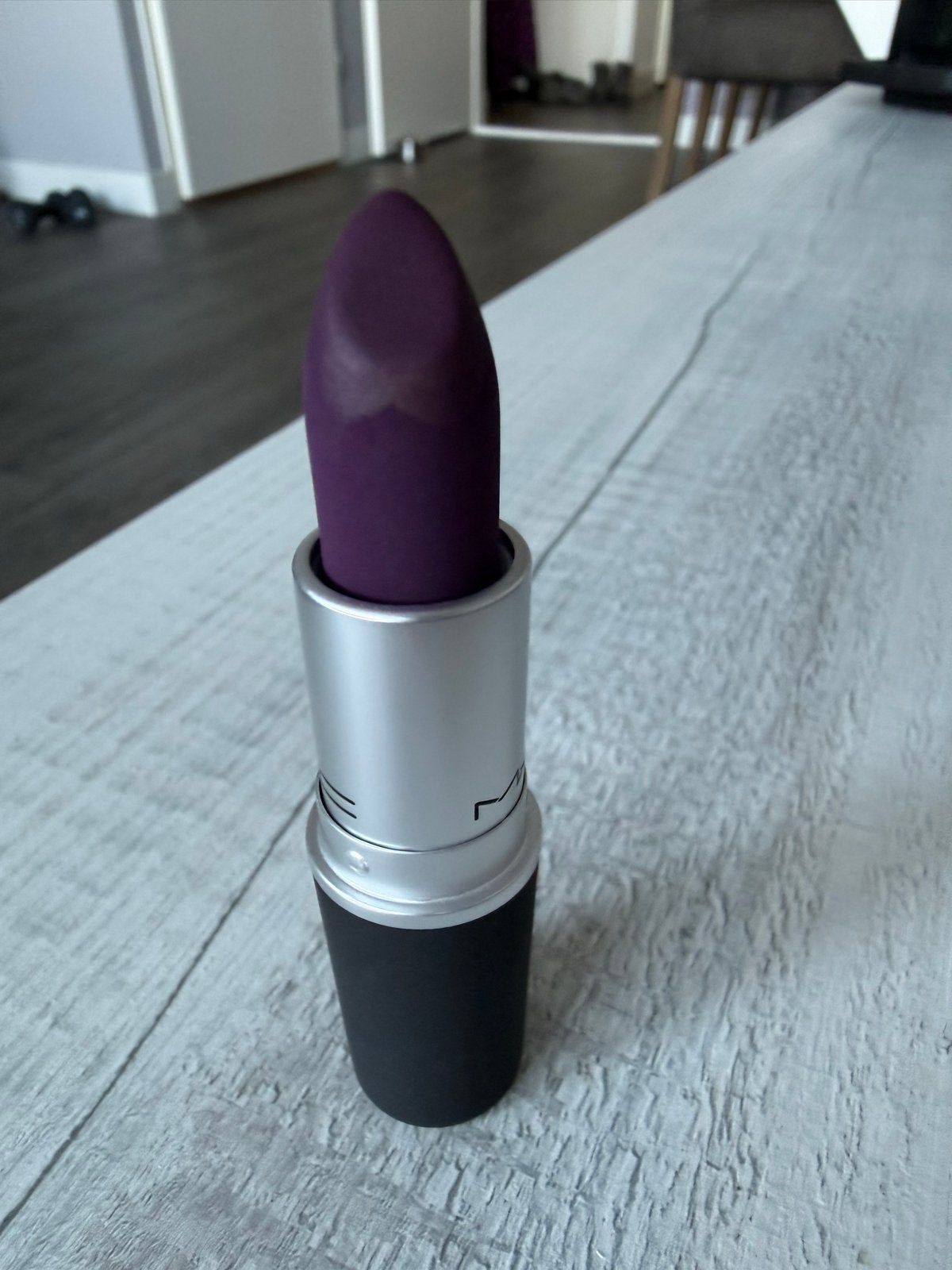 MAC Powder Kiss Lipstick 919 P For Potent, Lippen, Paars, Ophalen of Verzenden, Zo goed als nieuw