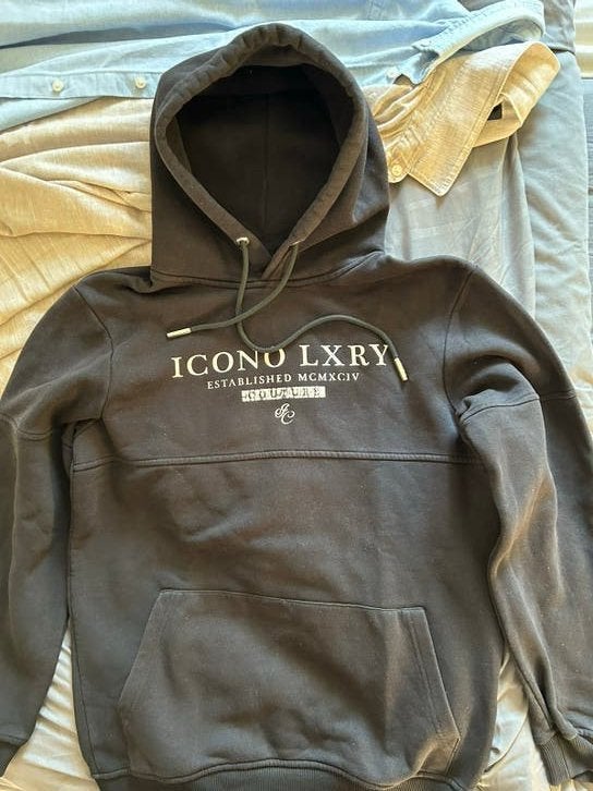 Zwarte hoodie Icono couture luxury regular fit maat S, Kleding | Heren, Icono couture, Zwart, Ophalen of Verzenden, Gedragen