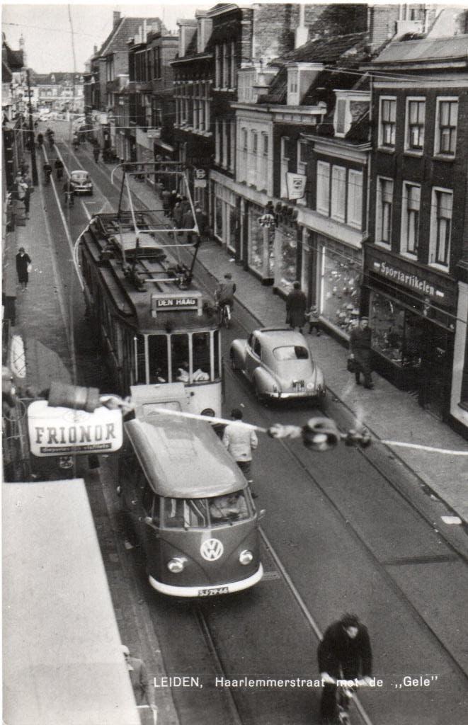 Leiden, Haarlemmerstraat met de Gele Tram. 6150, Verzenden, 1940 tot 1960, Ongelopen, Zuid-Holland