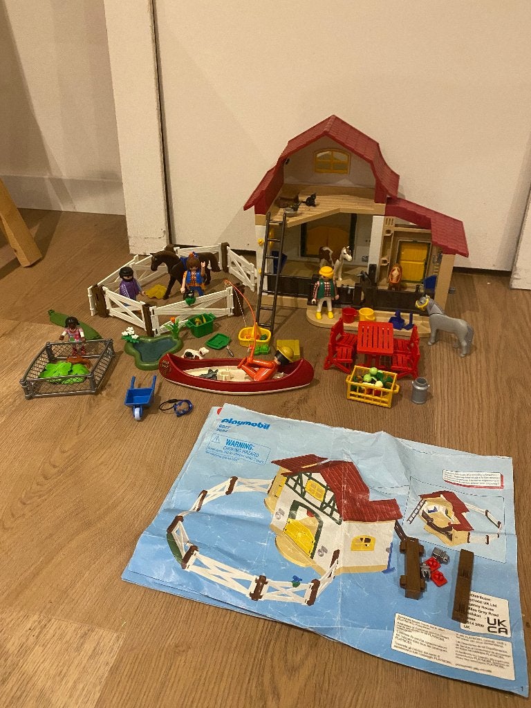 Playmobil Manege, Kinderen en Baby's, Speelgoed | Playmobil, Gebouw, Complete set, Ophalen of Verzenden, Zo goed als nieuw